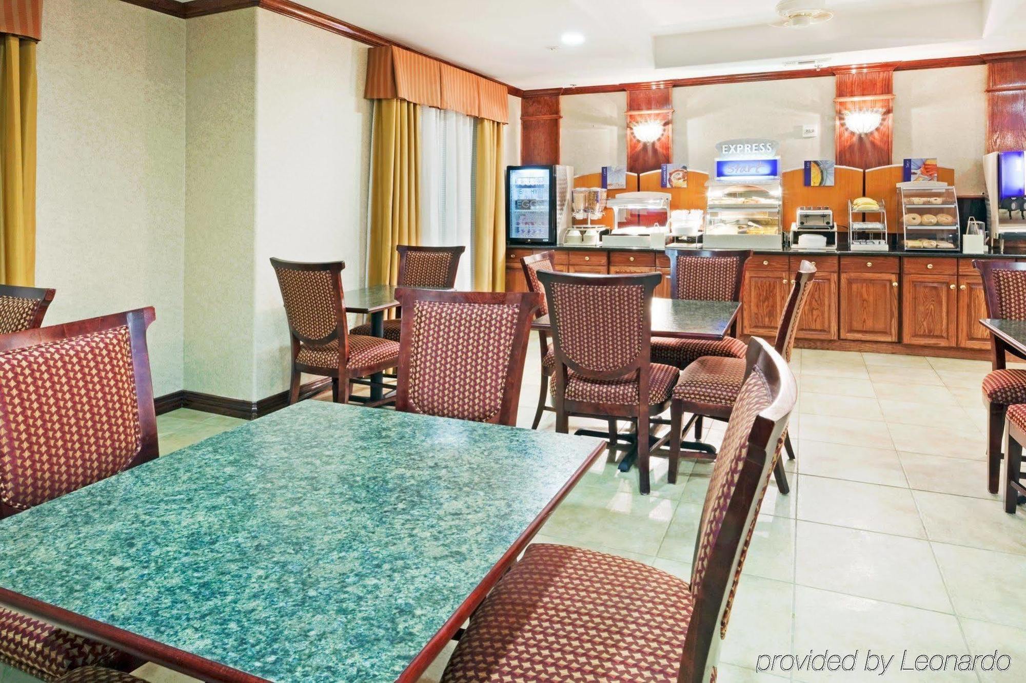 Holiday Inn Express & Suites Dallas - Duncanville, An Ihg Hotel מסעדה תמונה